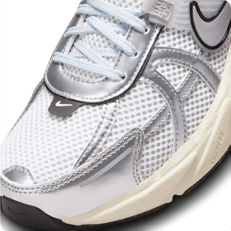 Nike V2K Run - Pure Platinum / Metallic Silver / Sail