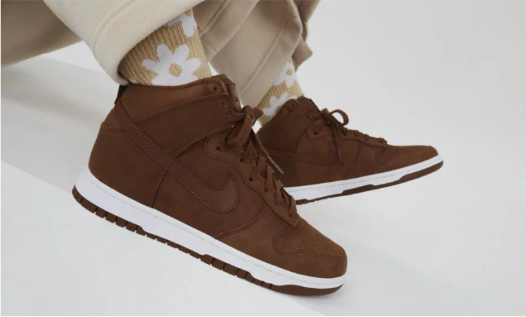 Nike Dunk High - Pecan / White (Tonal Brown)