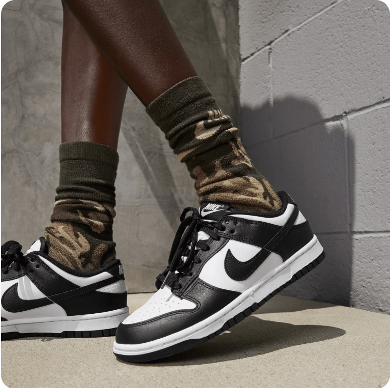 Nike Dunk Low - White / Black (Panda)